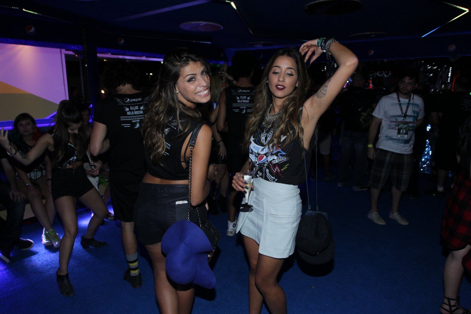 E ficou fazendo carão para as câmeras