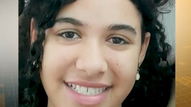 Segundo os pais, Amanda era uma menina tranquila e nunca deu sinais de rebeldia. Eles contam que ela sempre soube da adoção e garante que o fato não seria motivo para uma provável fuga. Além disso, momentos antes de desaparecer a jovem teria discutido com algumas amigas por uma brincadeira, mas os responsáveis pela menina também acreditam que esse não seja o motivo do desaparecimento