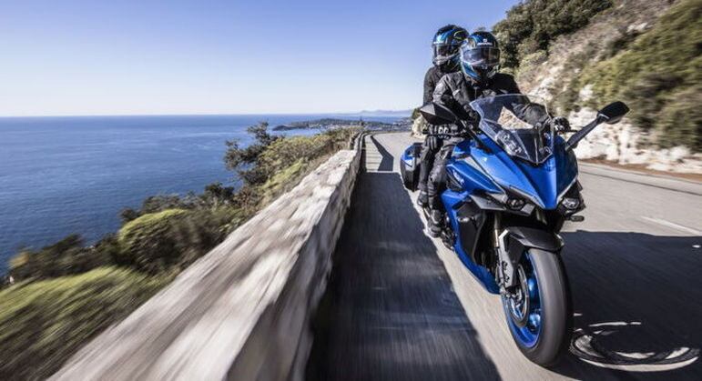 Suzuki GSX-S1000 GT vem equipada com motor 999 cm³ de 152 cv