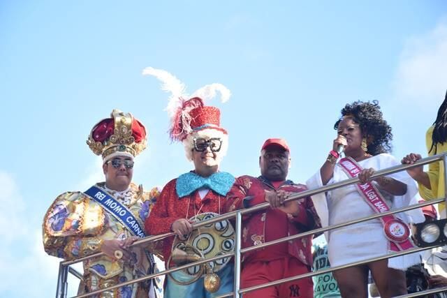 Os irmãos Nery e uma das madrinhas do evento, a jornalista Maíra Azevêdo, a "Tia Má"