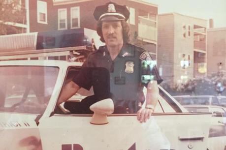 Ele trabalhou na polícia da cidade americana por 32 anos