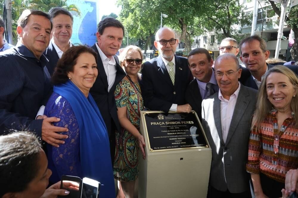 Prefeito homenageou ex-presidente de Israel com nome de praça