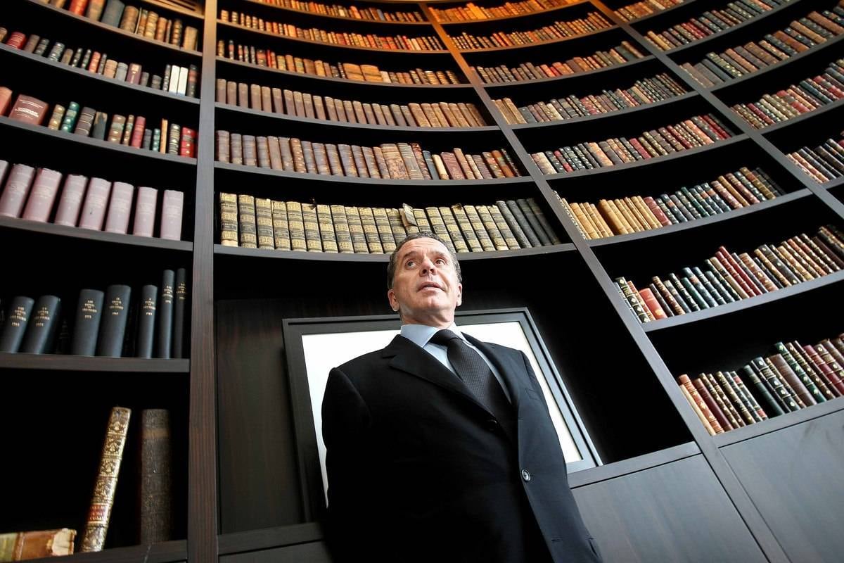 Ferreira pediu uma avaliação das peças feita pelo Museu de Arte Contemporânea da USP (Universidade de São Paulo). Segundo ele, o mofo na casa decorrente do ambiente fechado está deteriorando as obras