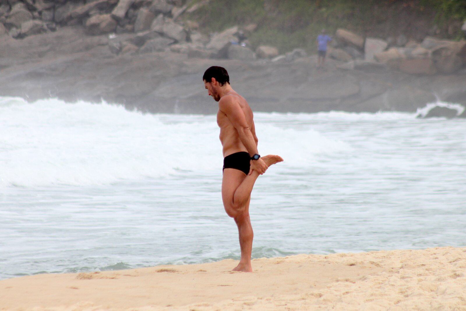 E depois foi se alongar na areia 