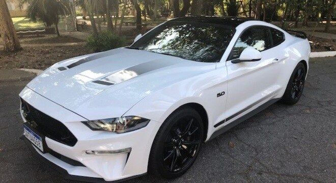 Única versão no Brasil sai por R$ 328,9 mil com três anos de garantia de fábrica