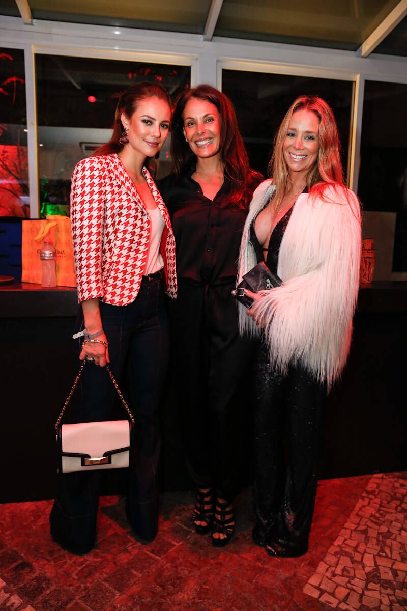 Mas nem só de celebridades de Hollywood se faz uma festa! As brasileiras Paolla Oliveira, Carolina Ferraz e Danielle Winits também marcaram presença