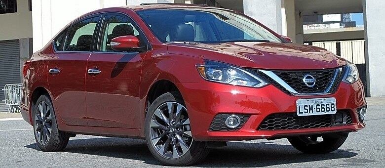 Novo Nissan Sentra 2017 tem visual bastante agressivo; dianteira mudou bastante em relação ao modelo anterior