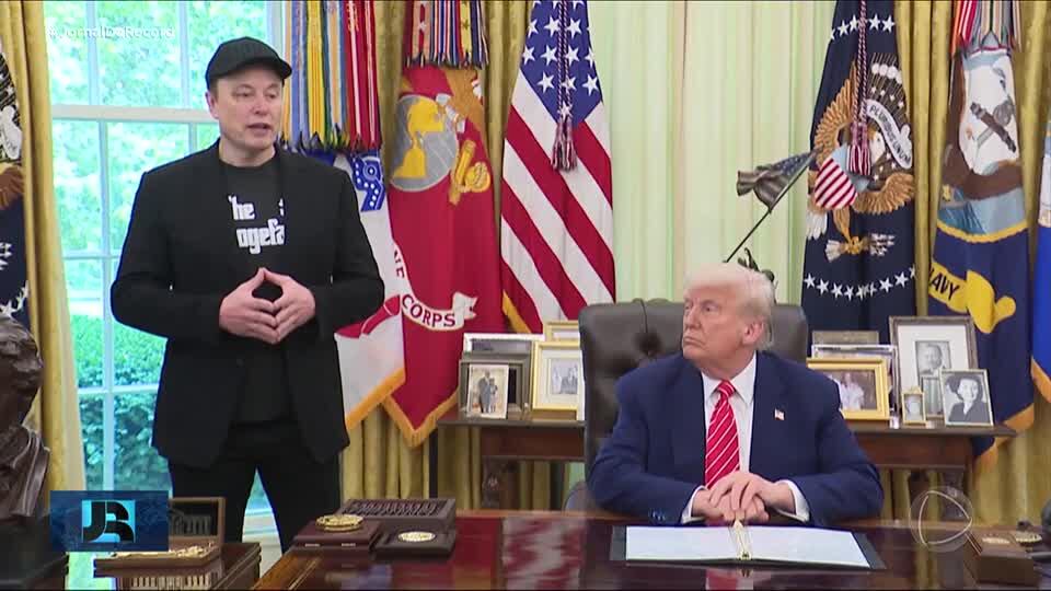 Trump elogia trabalho de Musk em coletiva de imprensa para marcar a saída do bilionário do governo