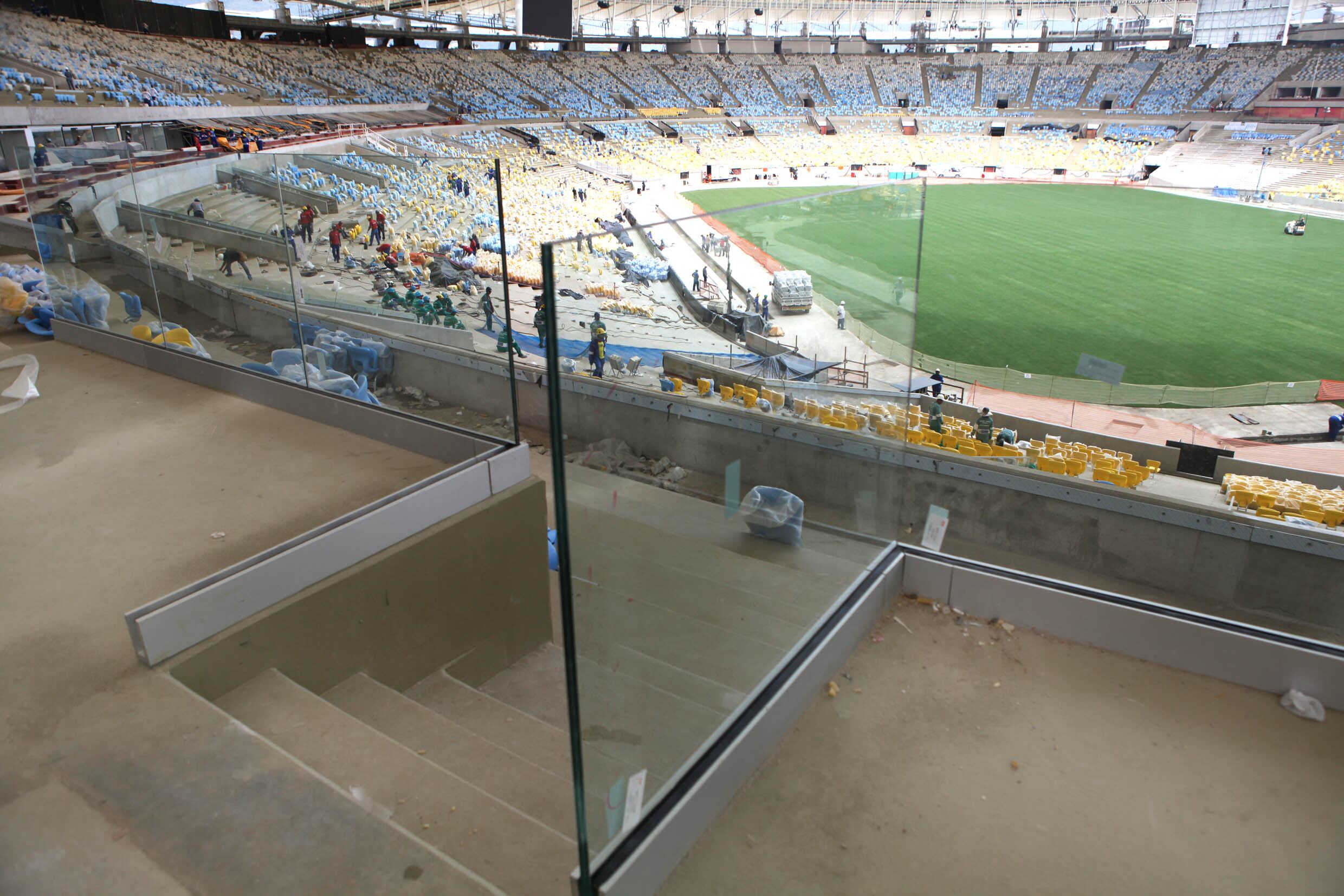 

Mais de 40 mil cadeiras já foram colocadas no novo Maracanã.
A capacidade do estádio será de 78.639 lugares

