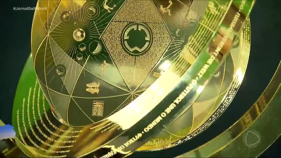 Troféu do Mundial de Clubes da Fifa chega a SP e ficará até domingo (11) na sede do Palmeiras