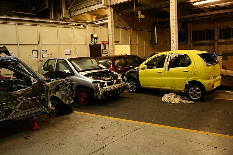 O complexo industrial abandonado foi aberto em 1905 e é um dos mais antigos do Reino Unido. No fim dos anos 1960, o local já abrigava cerca de 60 mil trabalhadores em sua linha de montagem