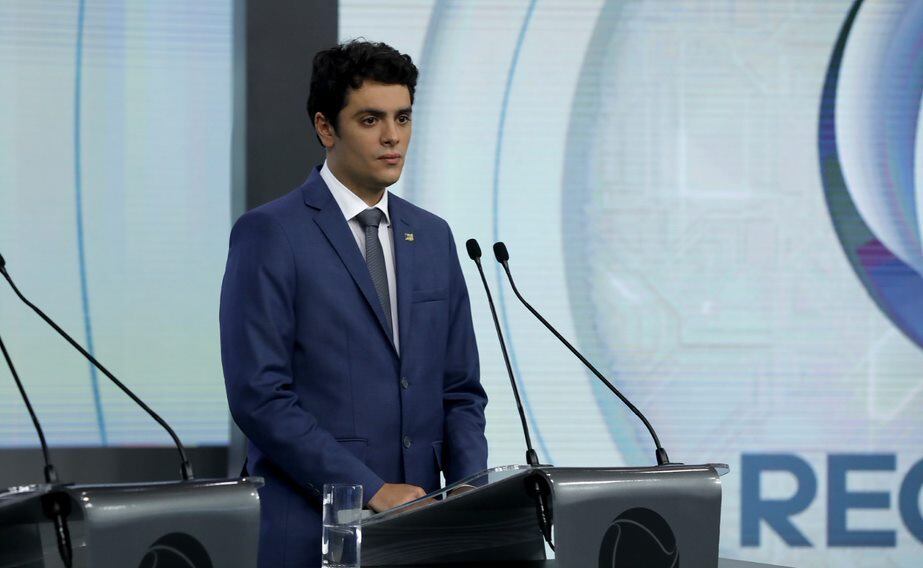 Estúdio - Debate Governadores - Apresentador