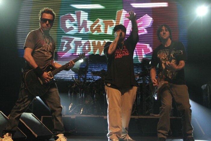 Direitos autorais: a morte, geralmente, catapulta a procura por trabalho de artistas, o que deve engordar os cofres da família. O cantor Renato Russo, por exemplo, gera a seu único filho, em média, R$ 6 milhões todo ano, estimam especialistas. Saiba mais sobre o cálculo que define o valor revertido às famílias nos próximos cliques