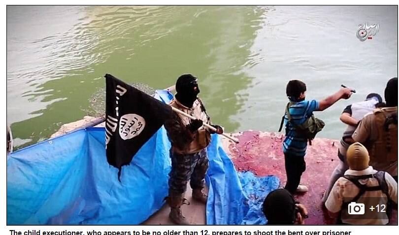 Imagens angustiantes de uma criança executando prisioneiros
nas margens do rio Tigre, no Iraque, em meio a um dos maiores massacres já
cometidos pelos seguidores do Estado Islâmico surgiram na internet essa semana
