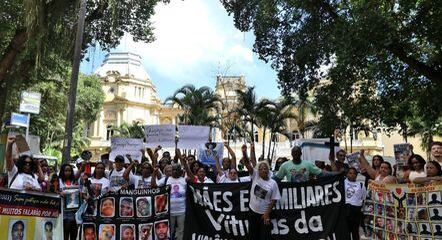 Mães e familiares de vítimas de violência policial