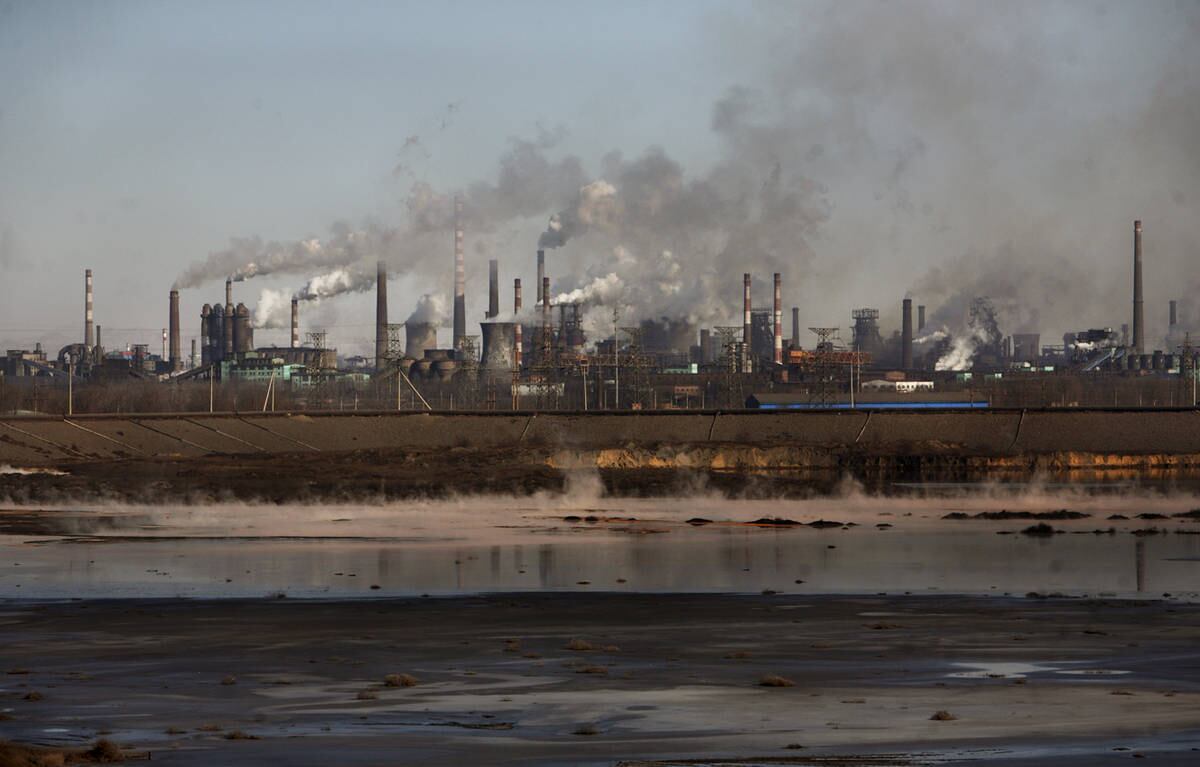 Na região da Mongólia Interior, no nordeste da China, está um dos maiores desastres ambientais do mundo. Trata-se de um lago artificial preenchido por uma mistura tóxica, poluidora e destrutiva, que mistura enxofre, mercúrio e outros metais pesados. Não apenas o lago, mas toda a cidade de Baotou é um dos maiores exemplos de como a poluição pode ser desastrosa e em grande parte a culpa pelo excesso de consumismo de tecnologia