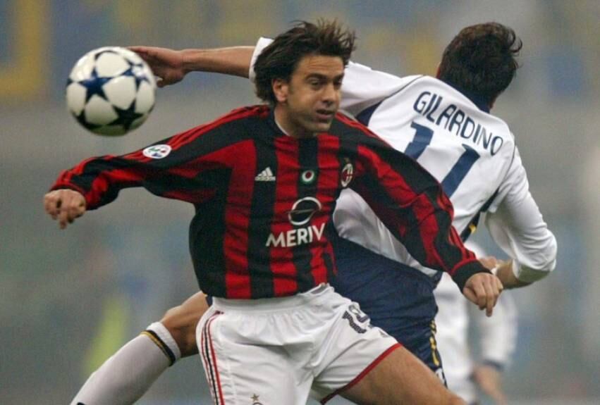 Companheiro de defesa de Maldini no Milan, o ex-zagueiro italiano Costacurta também venceu a Liga dos Campeões cinco vezes, todas pelo Milan