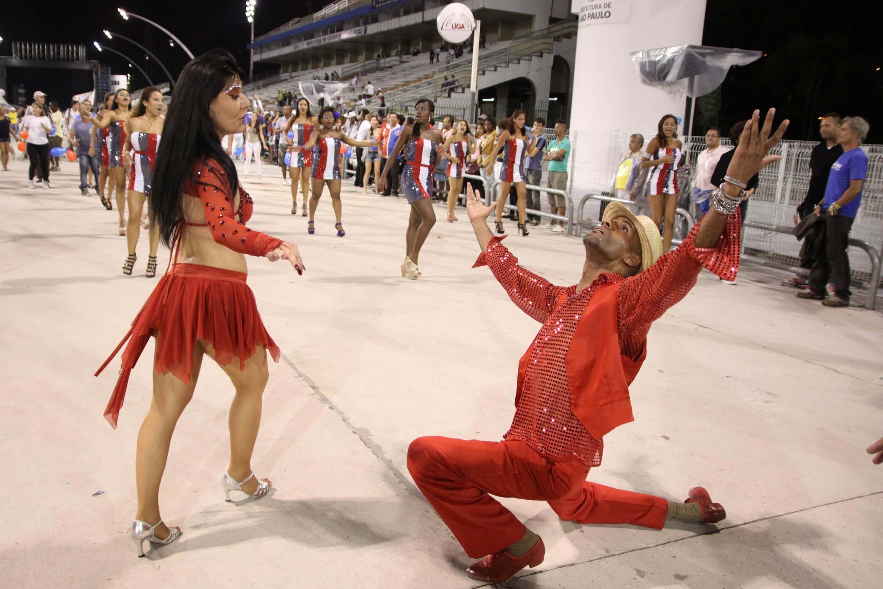 A Pérola Negra levará palhaços para a avenida no desfile do dia 10 de fevereiro