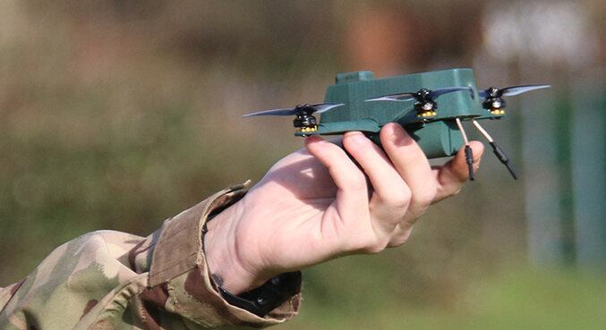 O drone pode alcançar até 2 km de distância