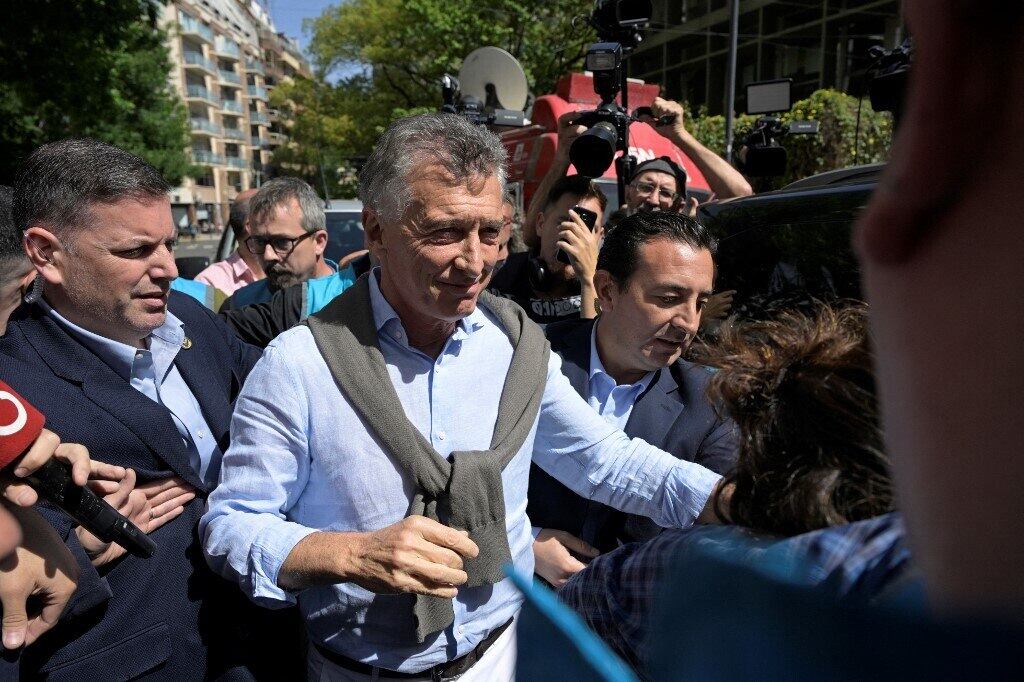 Ex-presidente Mauricio Macri chegando ao local de votação