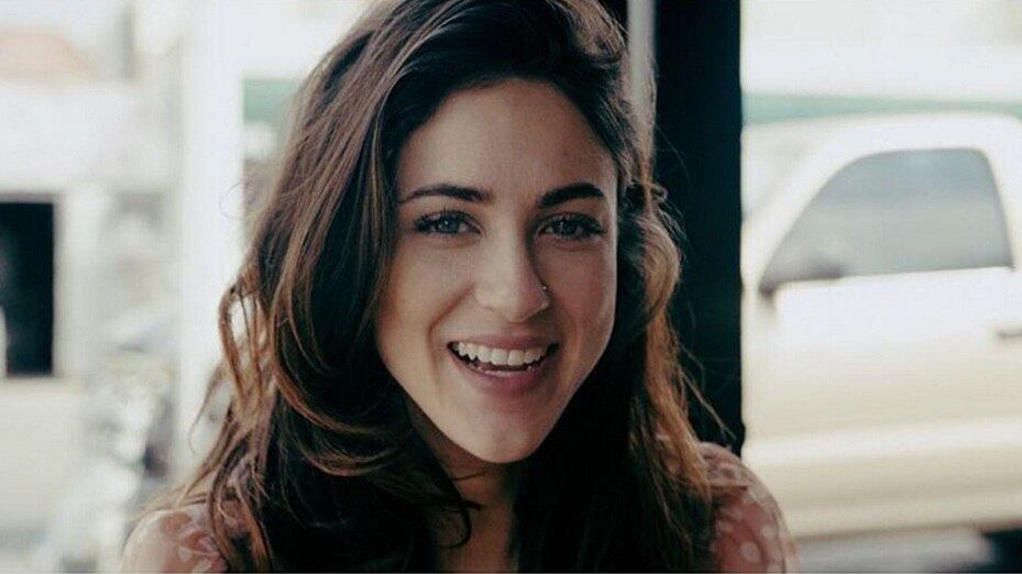 — Às vezes é completamente insuportável e eu tenho que ir para um lugar calmo para meditar e respirar até que a coceira diminua, mas nunca me livro totalmente dela


