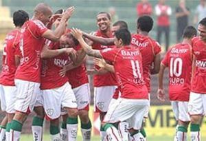 "No dia que fiquei sabendo dessa bomba, na semana passada, tinha
acertado tudo com a Globo. Teríamos uma cota maior que a desse ano e
levaríamos bem o ano", afirmou o dirigente.