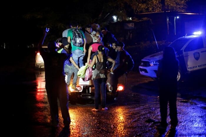 No último mês de outubro, uma outra caravana de imigrantes deixou Honduras composta por homens, mulheres e crianças, que, em sua maioria, diziam fugir da pobreza e da violência de gangues enraizada no país