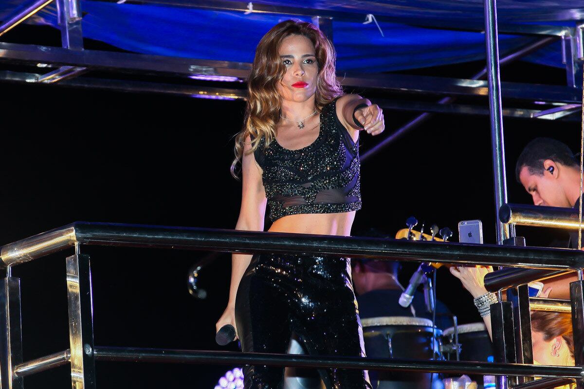 Wanessa também dividiu o palco com Claudinha 