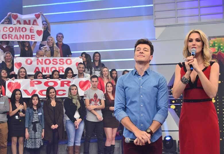 Ana se emociona em homenagem de Rodrigo Faro