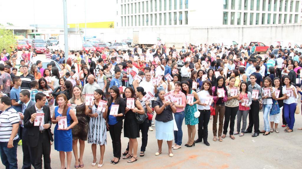Lançamento de Nada a Perder 3, em Brasília: público começou a formar filas logo cedo para comprar o livro