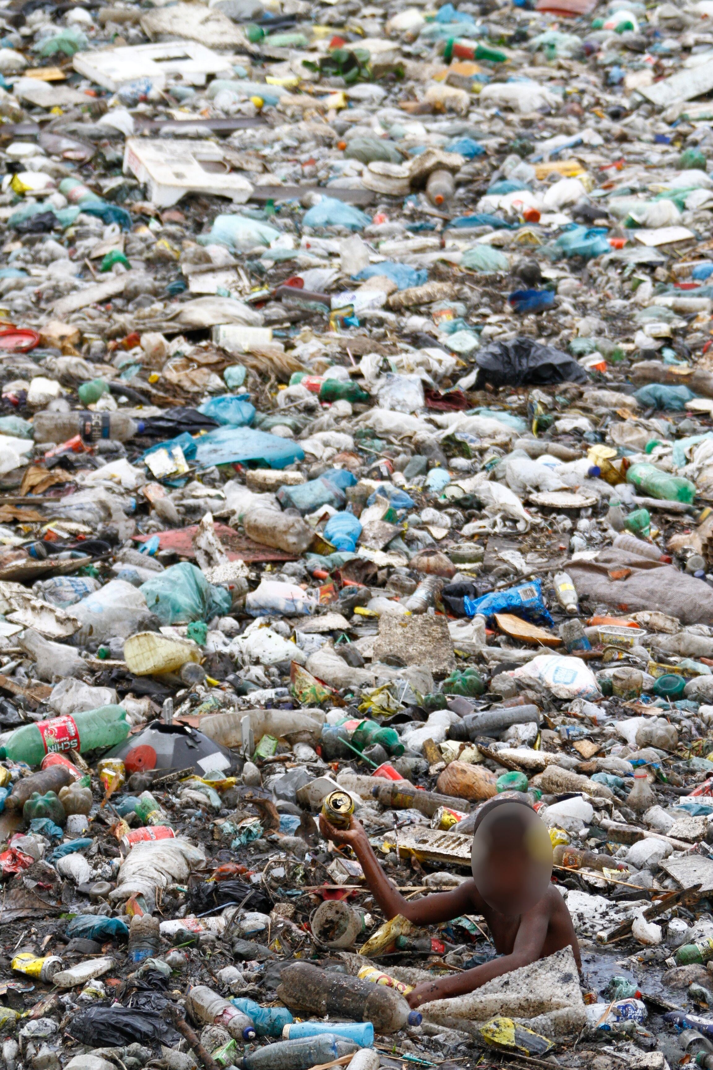 A prefeitura disse que entrará em contato com o Ministério
Público para uma visita nesta terça-feira (5) ao canal com uma equipe da
Secretaria de Desenvolvimento Social e Direitos Humanos