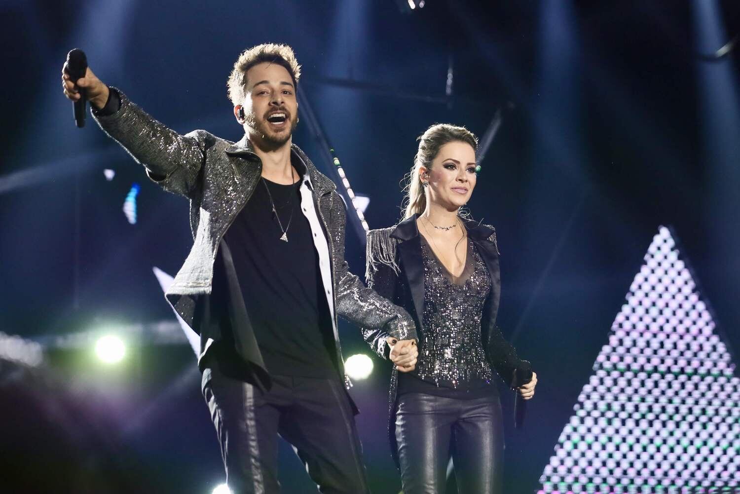 O show que marca o retorno da dupla aos palcos comemora os 30 anos de carreira dos irmãos
