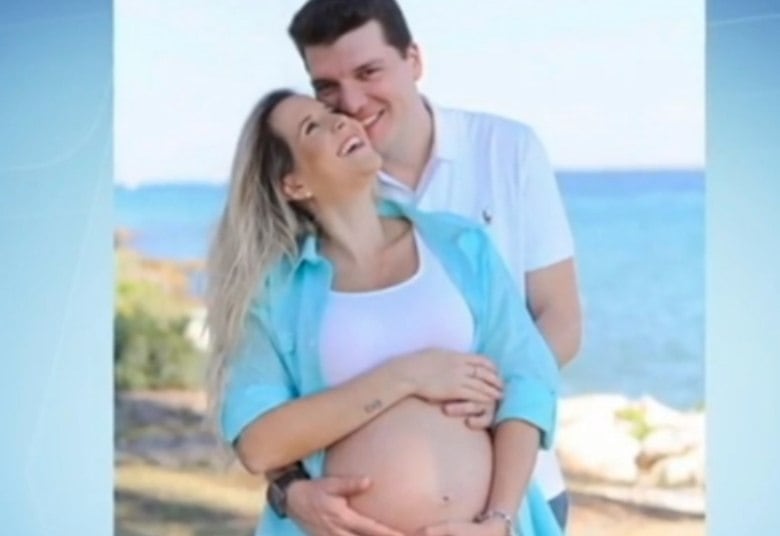 A dentista Kelly Ricca investiu cerca de R$ 100 mil para realizar o parto nos Estados Unidos. Esse valor cobriu não só os custos de serviços médicos, mas também bilhetes aéreos e hospedagem