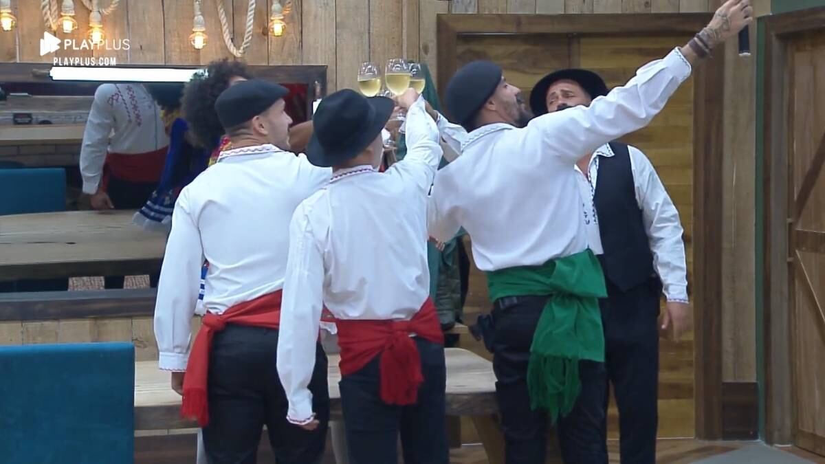 Vinho branco

Os peões já começaram a entrar na cultura portuguesa antes do início da festa, quando brindaram com vinho branco. "Que chique!", ressaltou Sabrina Paiva