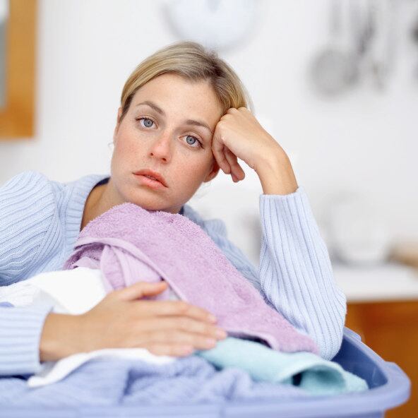 Saia da rotina

Quando você está muito inserido dentro de uma rotina, é normal que o seu cérebro entre em um "modo automático". Fazer pequenas mudanças no cotidiano - como mudar o caminho para o trabalho e alterar a ordem da rotina matinal - tirará seu cérebro da zona de conforto e o estimulará