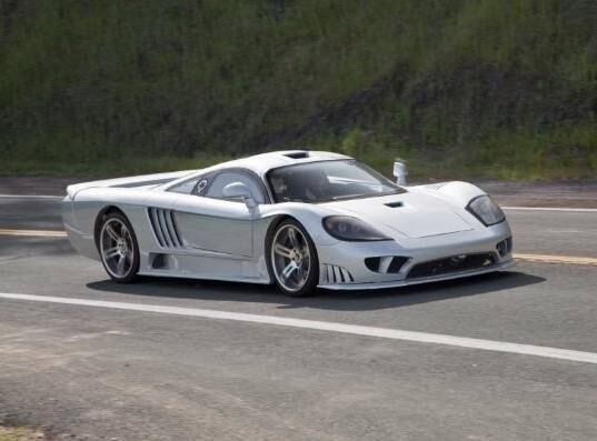 Saleen S7 tem motor bi turbo