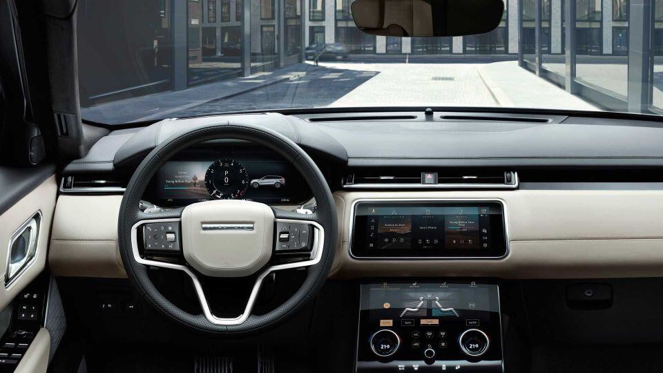 O Velar P340 ainda é equipado com suspensão pneumática a ar com regulagem de altura.