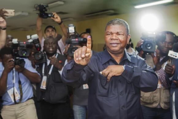 João Lourenço será presidente, segundo as contagens do seu partido, o MPLA

