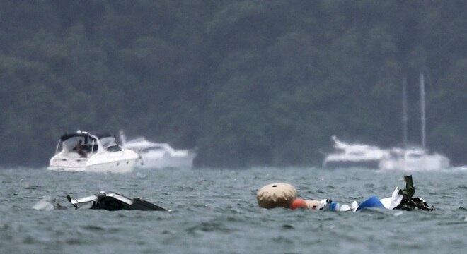 Destroços do avião que levava ministro do STF, Teori Zavascki, morto em acidente no dia 19 de janeiro