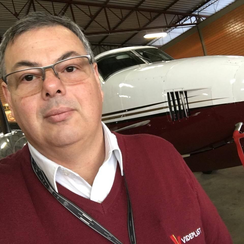 Queda de avião deixa um morto e seis feridos em São Paulo