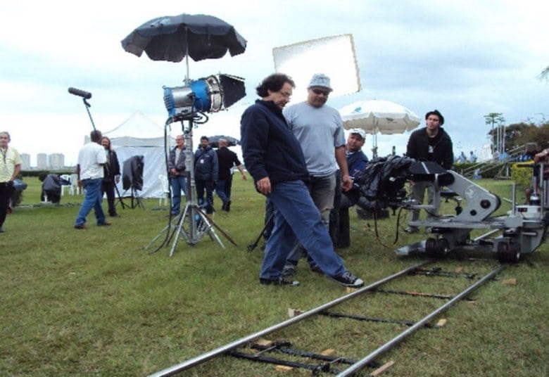 Na trama, Nicolau (Heitor Martinez) planeja o acidente para acabar com a credibilidade da pousada de Tito (Ângelo Paes Leme)

