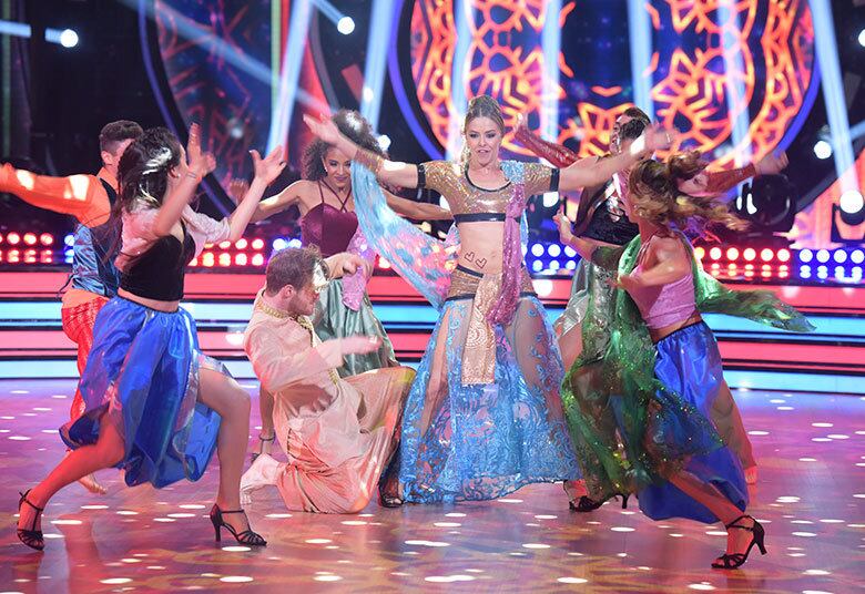 Tornar-se mãe foi o momento mais importante da vida de Bianca Rinaldi e, junto com o técnico Tutu Morais, ela homenageou as filhas no estilo quickstep