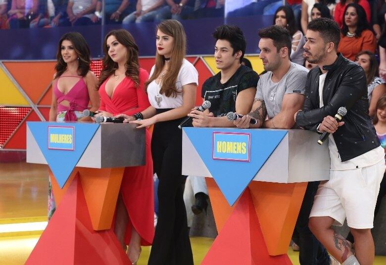 No Legendários desta sexta-feira (24), Arthur Nory,
Carlinhos Maia e Rodrigo Capella vão enfrentar Paula
Fernandes, Maria Cláudia e Rayanne Morais no quadro Muro dos Famosos