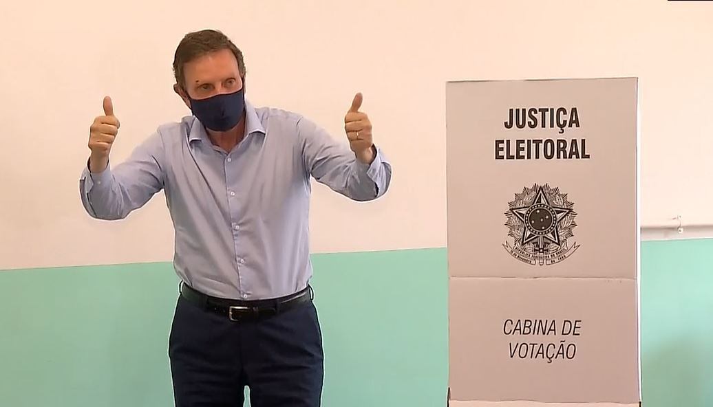 Marcelo Crivella (Republicanos) vota no Rio de Janeiro