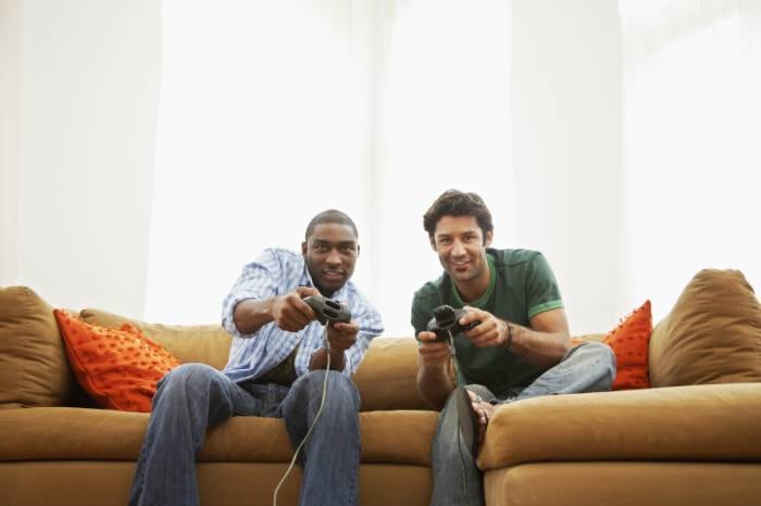 Video-game

Jogar video-game pode fazer o seu cérebro crescer, literalmente. Uma pesquisa veiculada pela revista Molecular Psychiatry afirmou que o hábito de jogar aumenta a massa cinzenta cerebral, responsável pelo controle muscular, memória, linguagem e percepção sensorial
