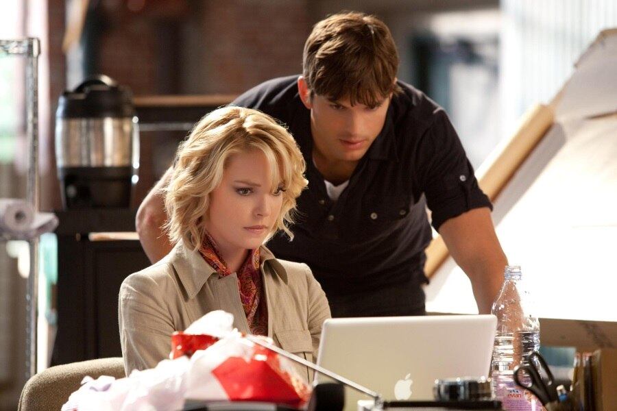 Em Par Perfeito, Katherine Heigl vive a correta Jen Kornfeldt, que se apaixona pelo charmoso personagem de Ashton Kutcher, Spencer. Depois de se casarem, ela descobre que o marido não é bem quem ela pensava ser: Spencer é um matador de aluguel que agora está sendo caçado. Agora Jen precisa lidar com a verdadeira "profissão" do sujeito