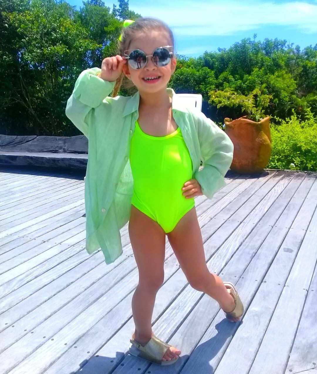 Mirella capricha nos visuais da filhota e nas produções das fotos