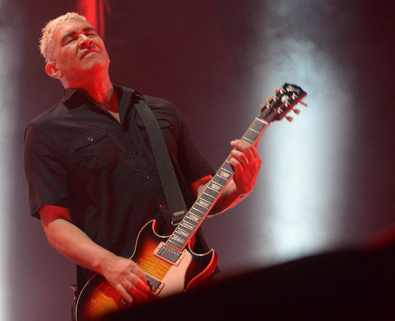 Os próximos shows da turnê são: São Paulo (28 de fevereiro), novamente no Allianz Parque, Curitiba (2 de março), na Pedreira Paulo Leminski, e Porto Alegre (4 de março), no estádio Beira-Rio. Na foto, o guitarrista Pat Smear