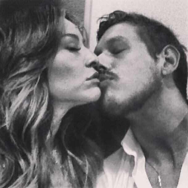 Chameguinho
Quem não gostaria de receber um "chega mais" do rapaz? Além de publicar foto com a namorada, João Vicente sempre diz que o amor dos dois "é para sempre"