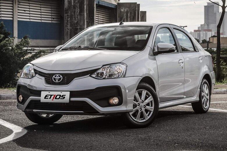 Toda a linha agora sai de fábrica tendo a dianteira remodelada com novas grades e novo desenho do para-choque, até então exclusiva somente nas versões Ready e Platinum. O para-choque traseiro também teve pequenas alterações